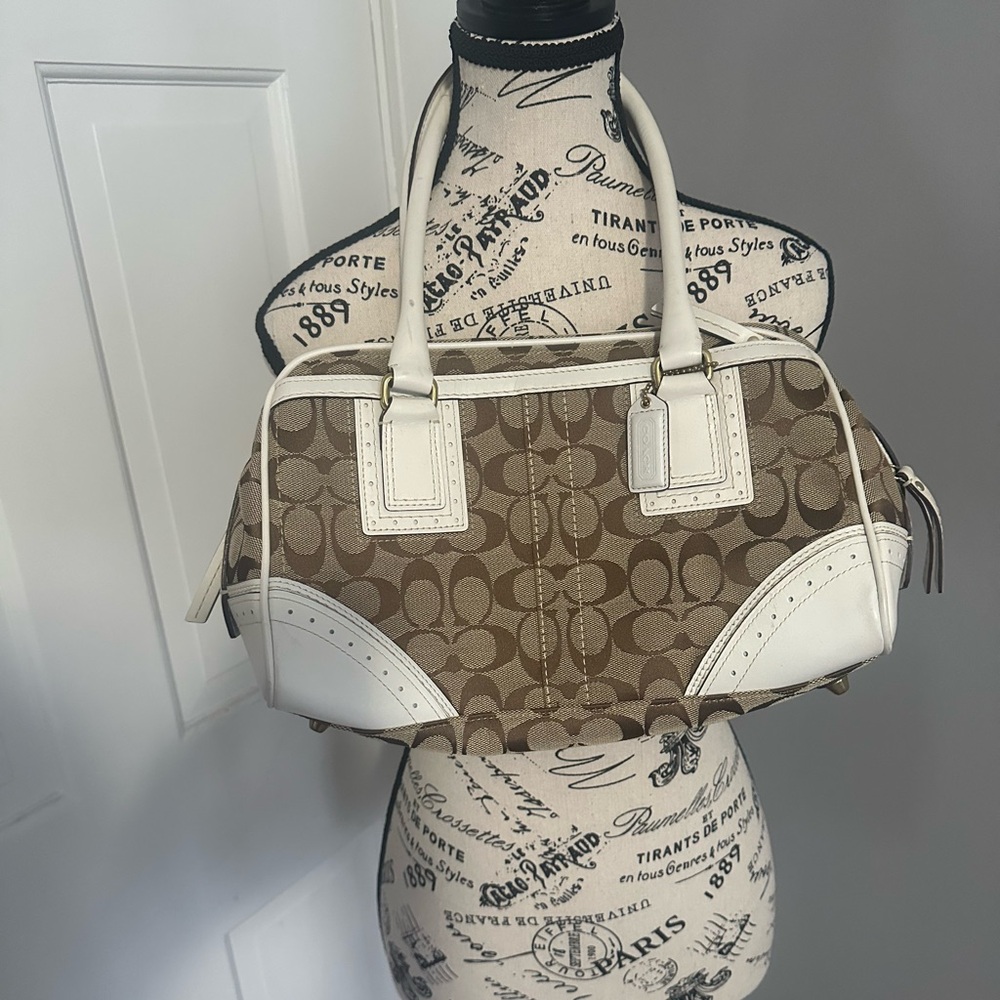 Vintage Coach Signature C White and Brown should purse